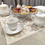 Скатертина лляна декоративна, натуральна сіра, із мереживом - Зображення 4