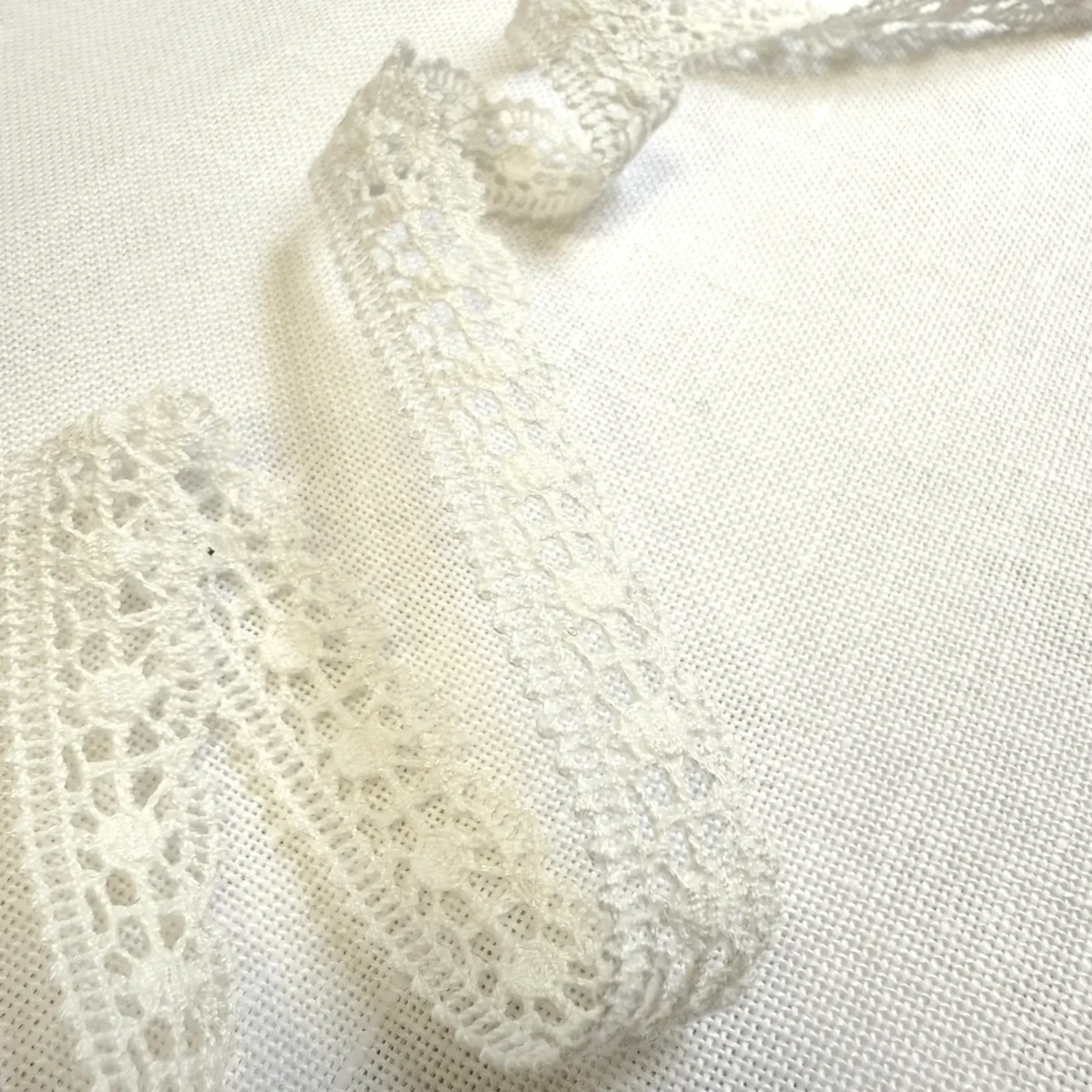 Мереживо 72012 молочне, Zweigart - Зображення 2