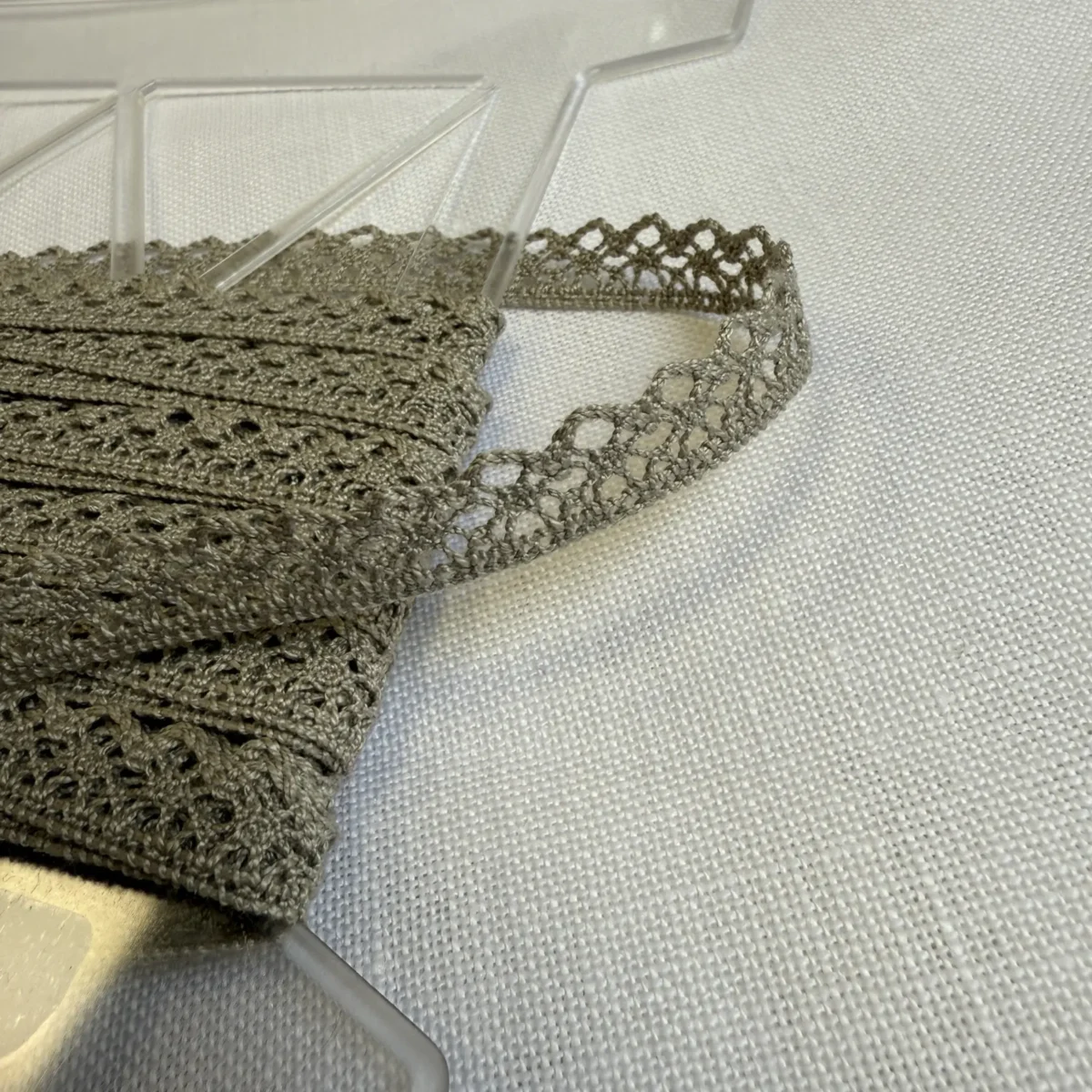 Мереживо 72026 сіре, Zweigart - Зображення 2